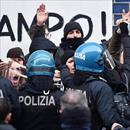 Anarchici devastano Torino, ma sono gi liberi. I Poliziotti: cos sono vanificati i nostri sforzi, torneranno pi agguerriti