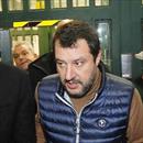 Matteo Salvini visita il carcere di Pisa: reato di tortura  cappio al collo della Polizia Penitenziaria