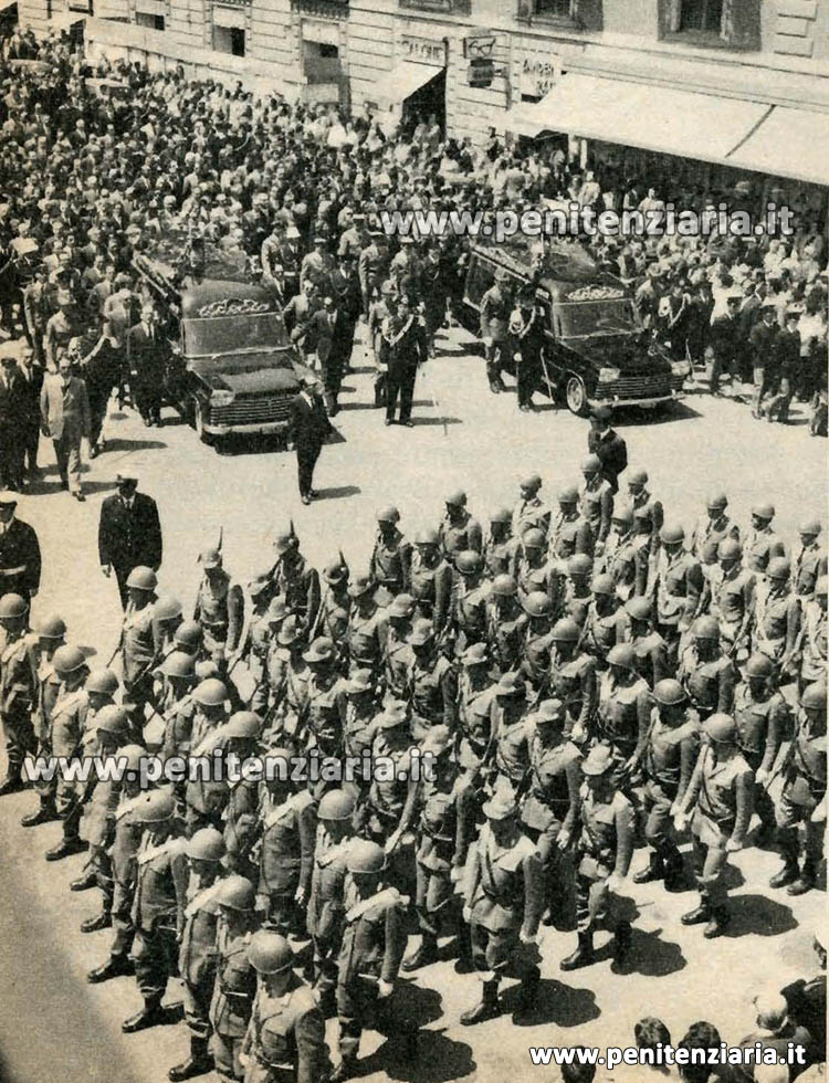 Funerali del Procuratore Capo di Palermo Pietro Scaglione e del suo autista Antonio Lorusso Appuntato degli Agenti di Custodia uccisi a Palermo il 5 maggio 1971