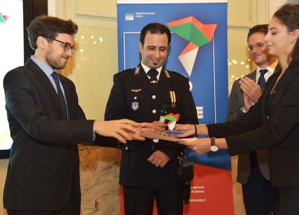 Calogero Terrazzino Agente Scelto di Polizia Penitenziaria ritira il premio Italia Giovane 2019