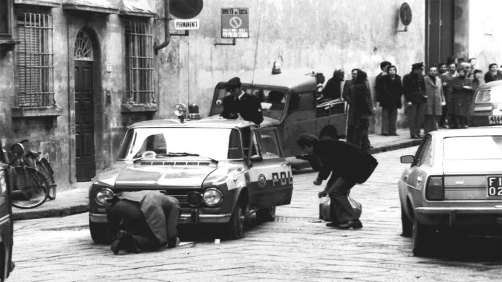 I rilievi sulla scena dell'omicidio di Fausto Dionisi 20 gennaio 1978
