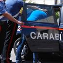 Lecce, minaccia di rompere i denti alla ex moglie: arrestato poliziotto penitenziario