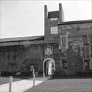 Clamoroso episodio nel vecchio carcere di Novara. Due detenuti sono evasi dalla prigione dopo avere accoltellato un guardiano