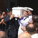 I funerali del piccolo Lorenzo, il figlio della collega di Augusta deceduto nell'incidente in Scozia