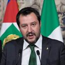 Salvini ai Poliziotti: non sarete mai più soli, chi aggredisce le forze dell'ordine la pagherà cara